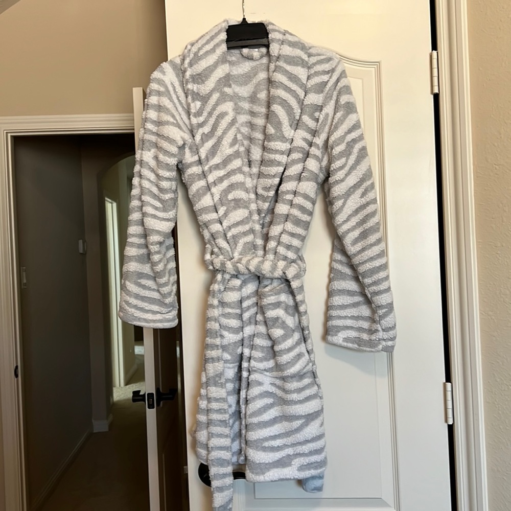 Jasmine & Ginger Extra Large (Xl) Light Gray And … - image 1